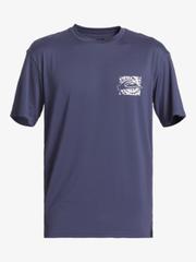 Oferta de Everyday Surf  ‑ Camiseta de Surf de Manga Corta con Protección Solar UPF 50 para Hombre por $35 en Quiksilver