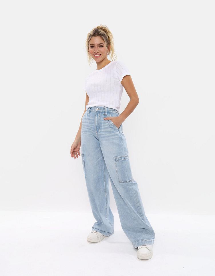 Oferta de Jeans Ae holgados con pernera ancha y cintura muy alta Dreamy Drape por $199900 en American Eagle