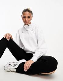 Oferta de EA7 logo oversized hoodie in white por $60,5 en ASOS
