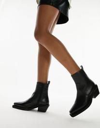 Oferta de Topshop Lara leather western style ankle boot in black lizard por $52,24 en ASOS