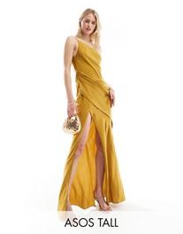 Oferta de ASOS DESIGN Tall one shoulder maxi dress in gold por $50 en ASOS