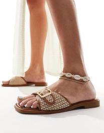 Oferta de RAID Avalone flat sandals in tan por $29,99 en ASOS