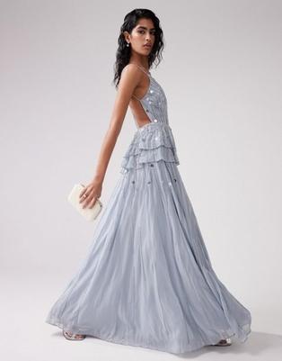Oferta de ASOS DESIGN cami maxi dress with floral embellishment and tiered peplum in steel blue por $217,55 en ASOS