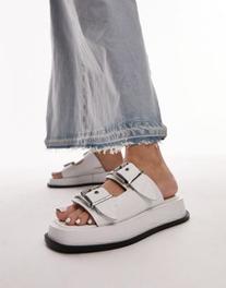 Oferta de Topshop Katie leather chunky sandals in white croc por $58,89 en ASOS