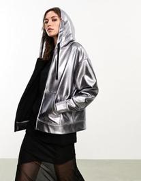 Oferta de AllSaints x ASOS exclusive Chlo coated zip through hoodie in gunmetal por $131,25 en ASOS