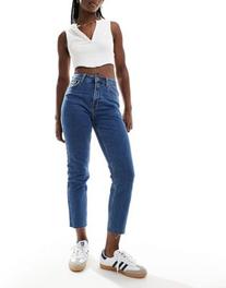 Oferta de ONLY Emily high waist straight jeans in dark blue por $43,99 en ASOS