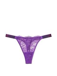 Oferta de Shine Strap Lace Thong Panty por $25 en Victoria’s Secret
