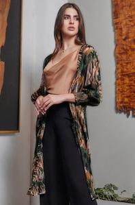 Oferta de Kimono con puño enresortado por $94000 en Chazari