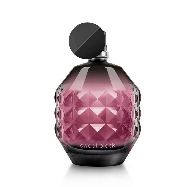 Oferta de Perfume De Mujer Sweet Black por $53250 en Cyzone