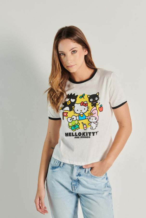 Oferta de Camiseta crema clara con manga corta y diseño de Hello Kitty por $29900 en Koaj
