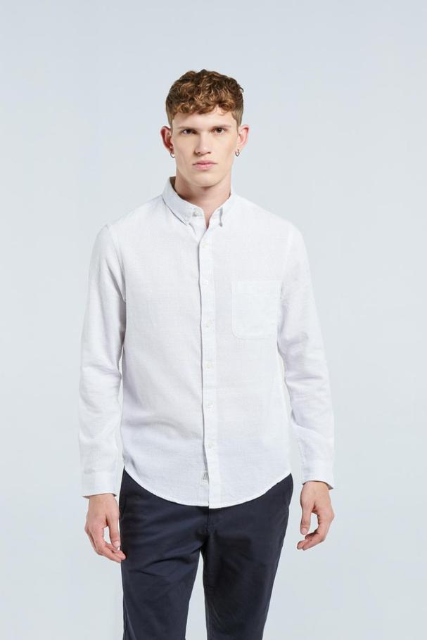 Oferta de Camisa unicolor en Oxford con bolsillo y cuello button down por $89900 en Koaj