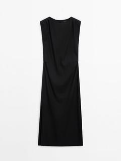 Oferta de Vestido con lino stretch detalle pliegues por $599000 en Massimo Dutti