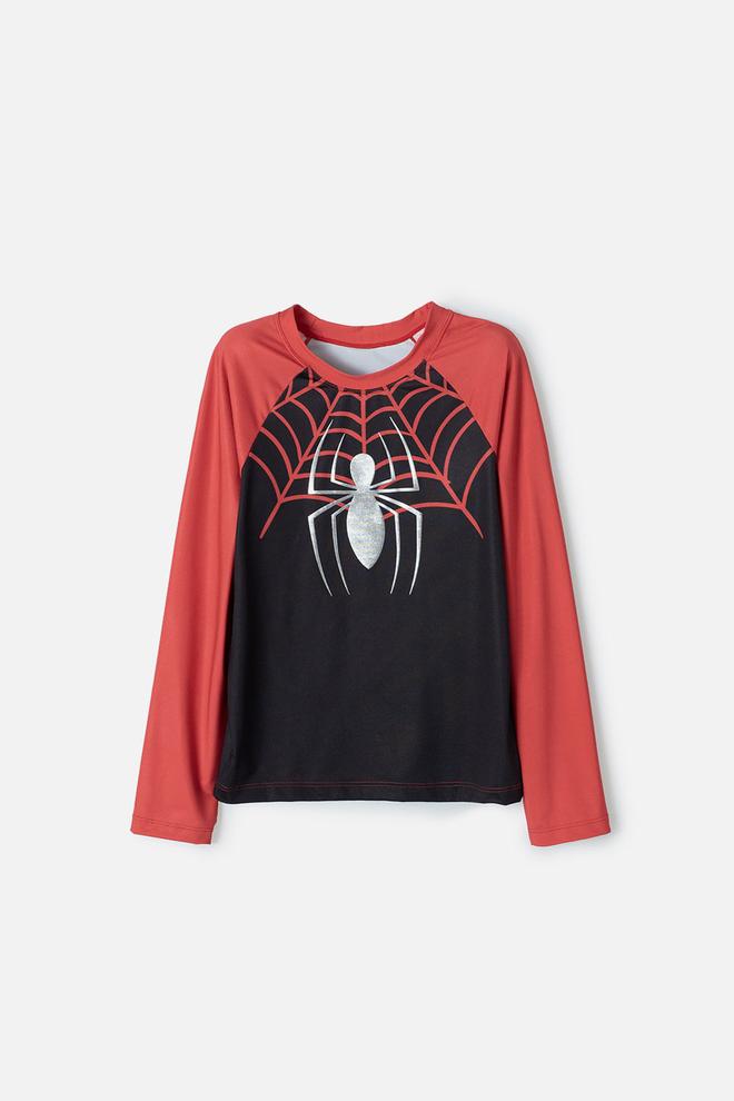 Oferta de Camiseta de baño de Spider-man manga larga negro y rojo para niño por $69993 en MIC