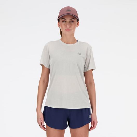 Oferta de Women's Athletics T-Shirt por $316900 en New Balance